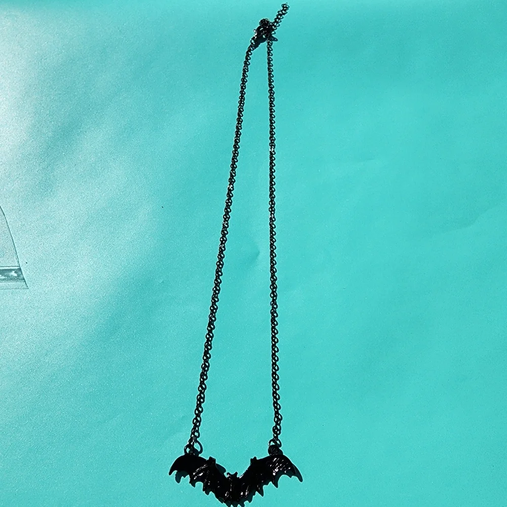 🎆 Black Bat Necklace | Goth Witchy Jewelry | Spooky Statement Pendant | OS - Picture 2 of 3